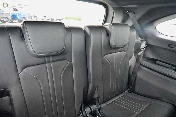 2025 Isuzu MU-X LS-T