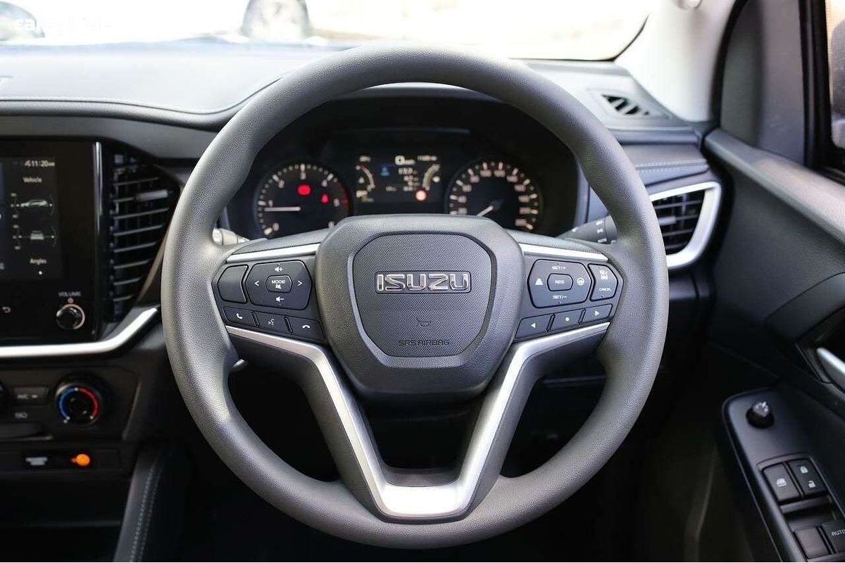 2025 Isuzu MU-X LS-M