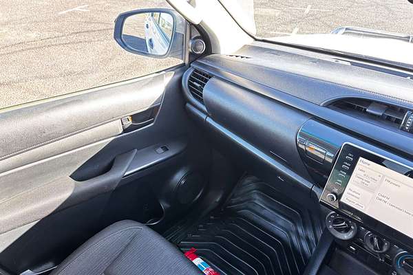 2020 Toyota Hilux SR GUN126R 4X4