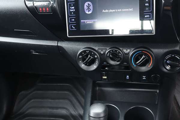 2017 Toyota Hilux SR GUN126R 4X4