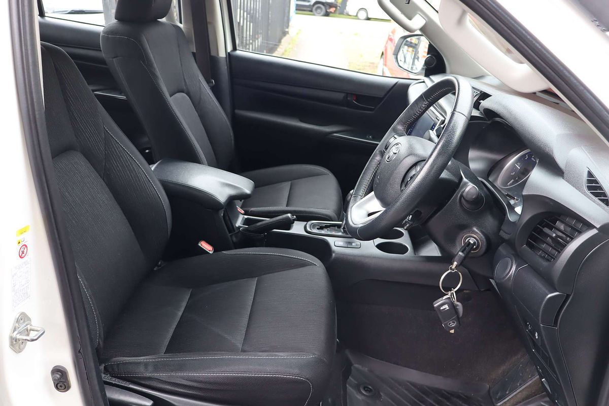 2017 Toyota Hilux SR GUN126R 4X4