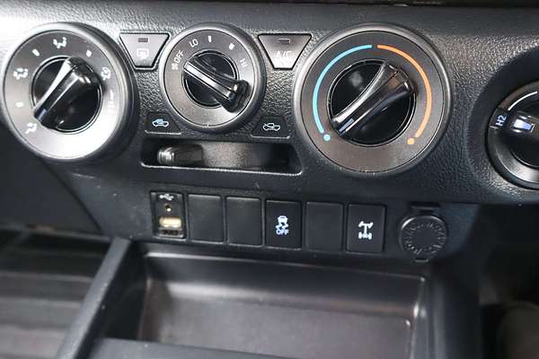 2017 Toyota Hilux SR GUN126R 4X4