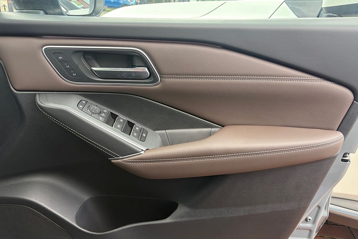 2025 Nissan QASHQAI Ti J12