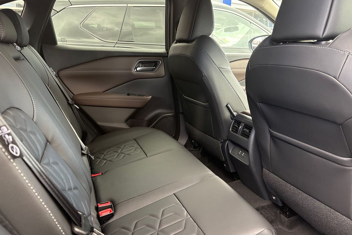 2025 Nissan QASHQAI Ti J12