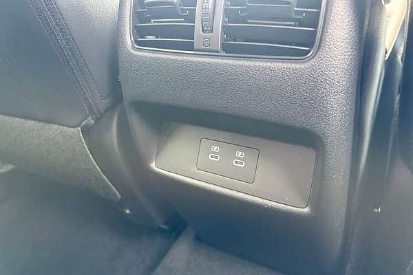 2025 Nissan QASHQAI Ti J12