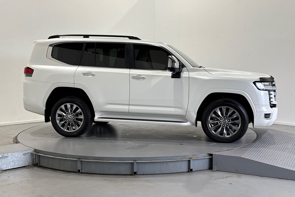 2022 Toyota Landcruiser Sahara ZX FJA300R