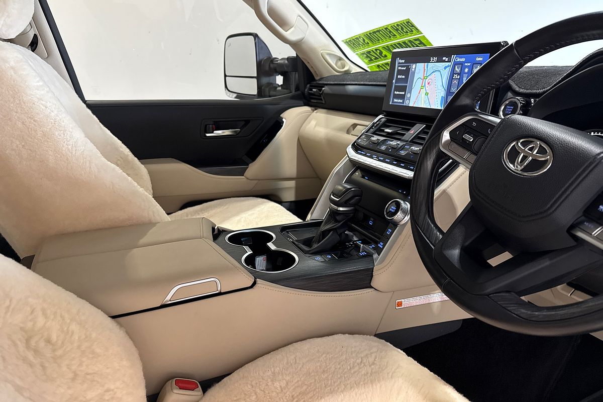 2022 Toyota Landcruiser Sahara ZX FJA300R