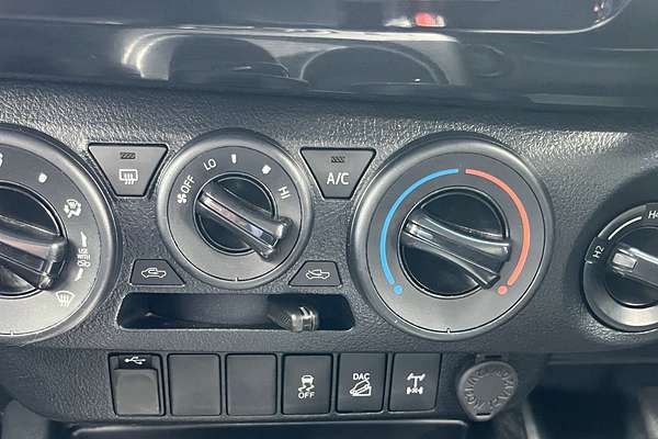 2019 Toyota Hilux SR GUN126R 4X4