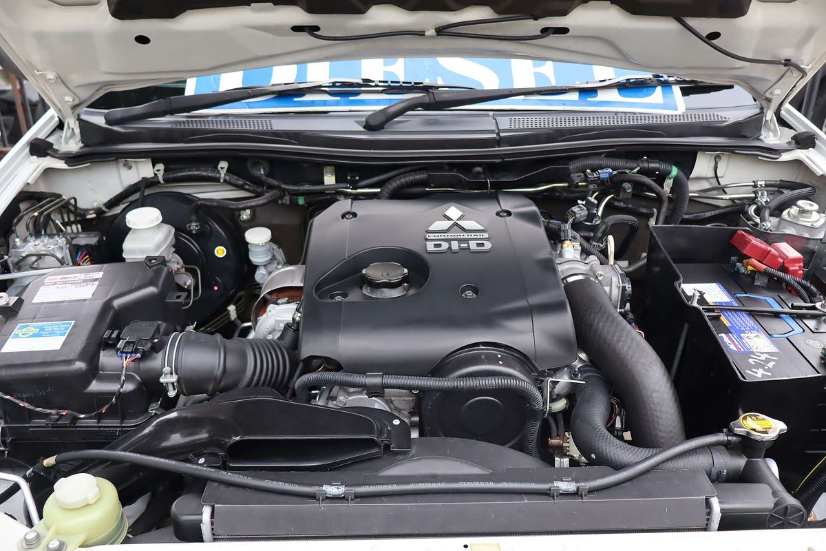 2015 Mitsubishi Triton GLX MN 4X4