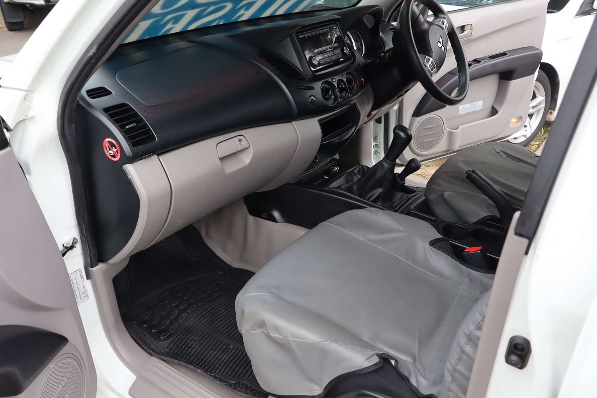 2015 Mitsubishi Triton GLX MN 4X4