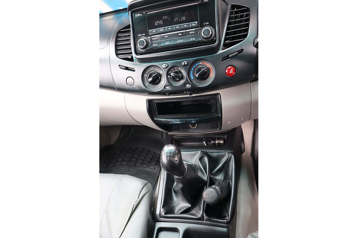 2015 Mitsubishi Triton GLX MN 4X4