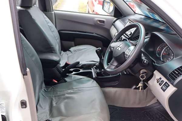 2015 Mitsubishi Triton GLX MN 4X4