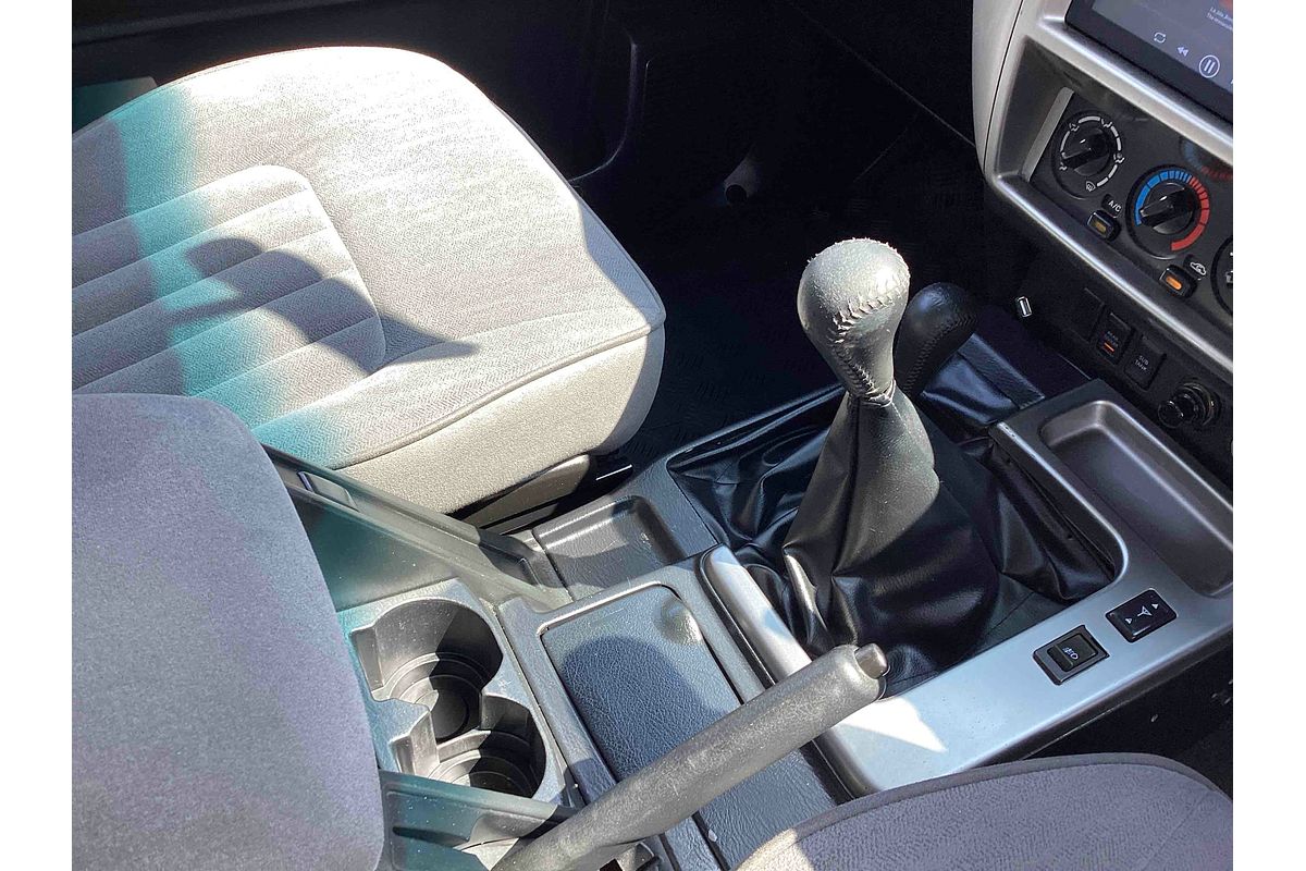 2011 Nissan Patrol ST GU 7