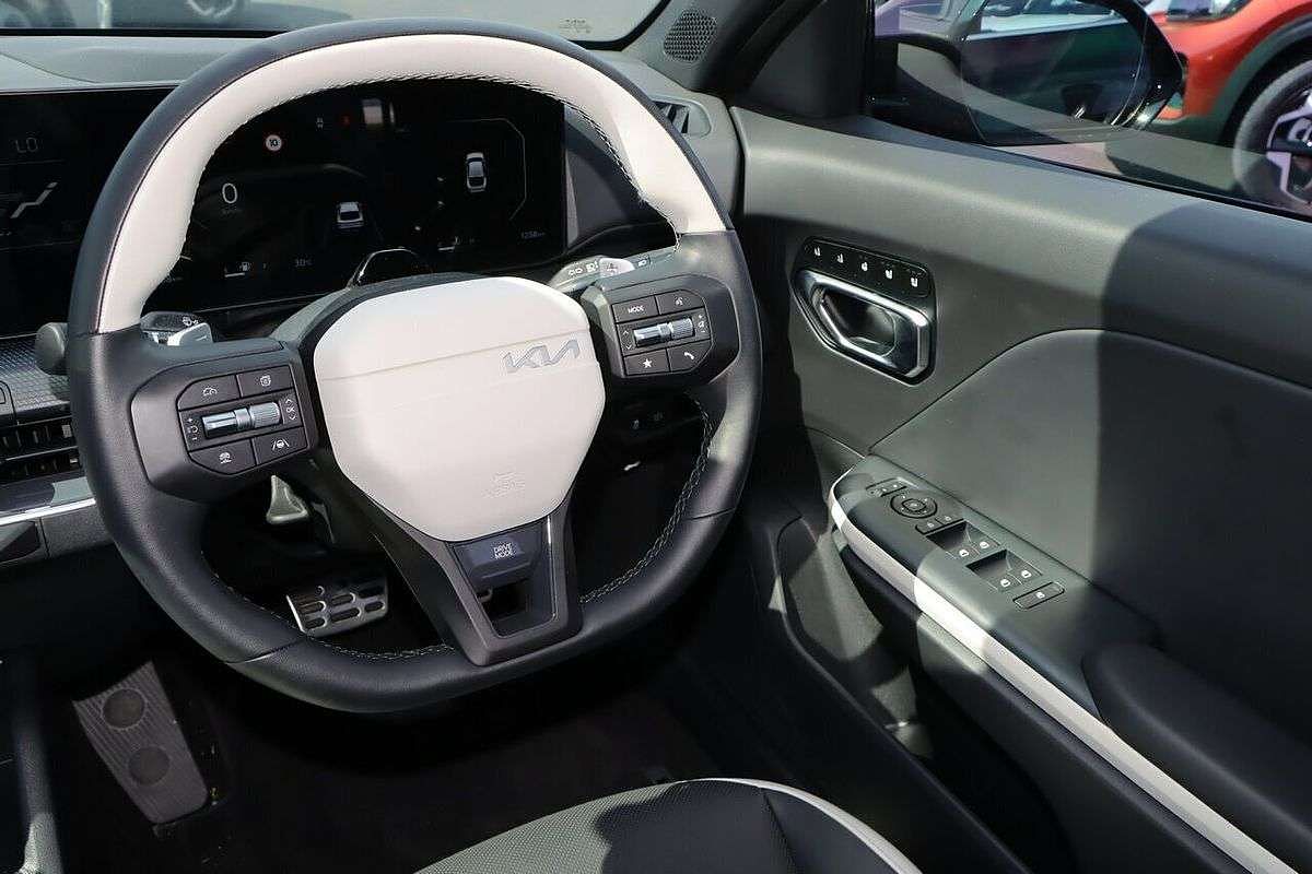 2025 Kia K4 GT-Line CL4m