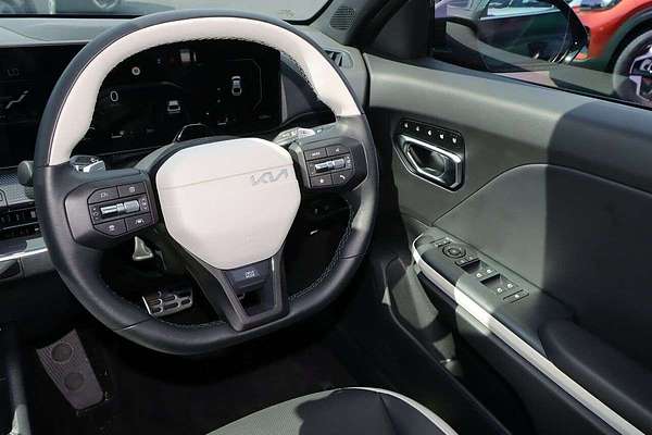 2025 Kia K4 GT-Line CL4m