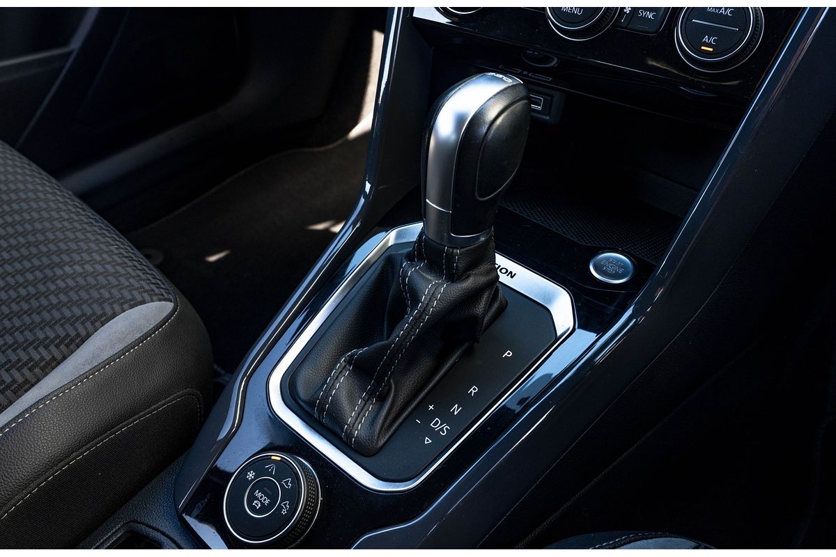 2018 Volkswagen T-Roc R-Line Tsi 4Motion 2