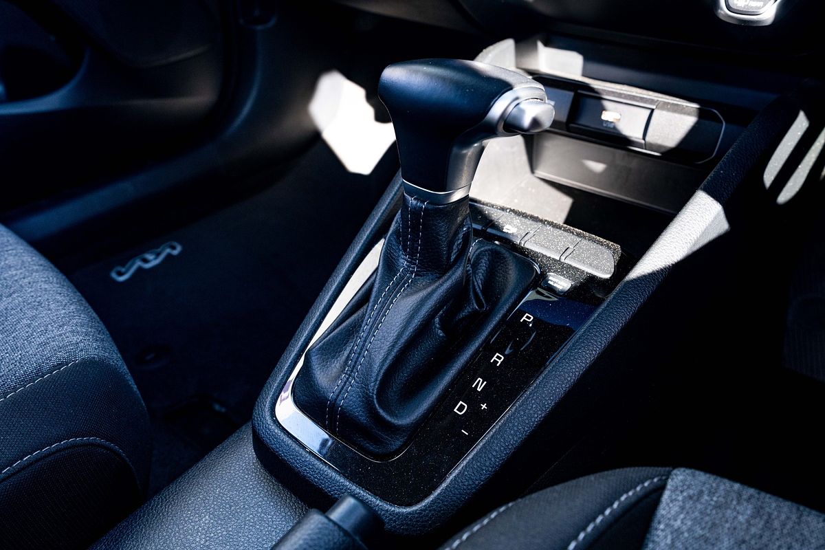 2022 Kia Stonic Lx 1.4P/6At