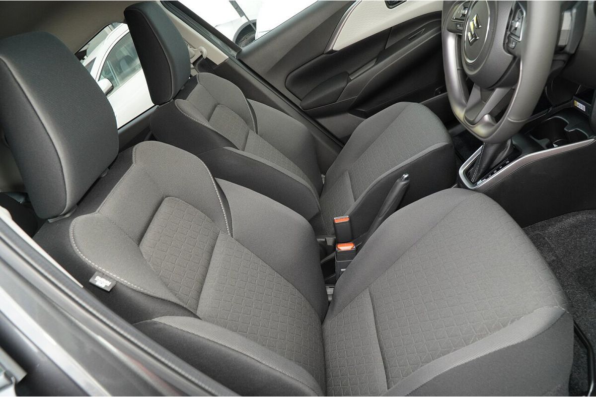 2025 Suzuki Swift Hybrid GLX UZ