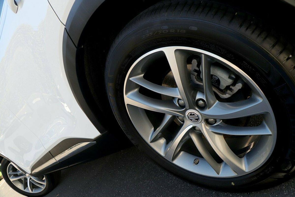 2023 MG HS Essence X SAS23