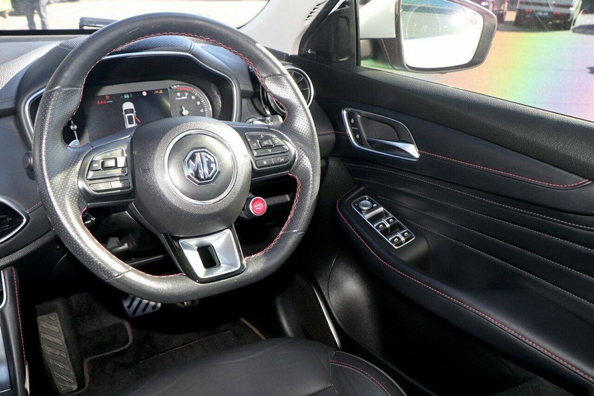 2023 MG HS Essence X SAS23