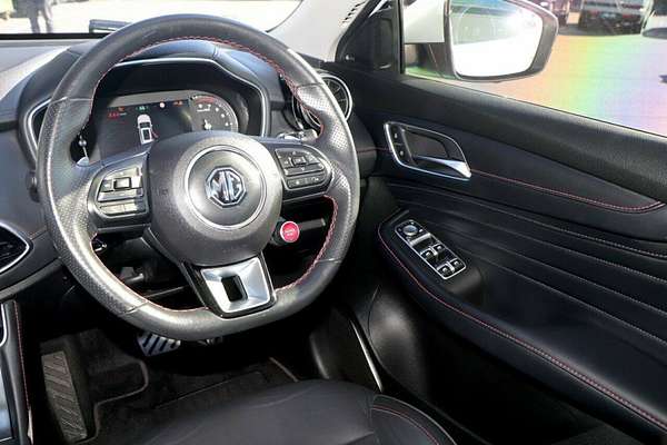 2023 MG HS Essence X SAS23