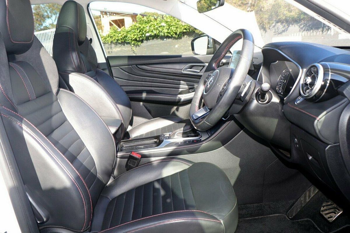 2023 MG HS Essence X SAS23