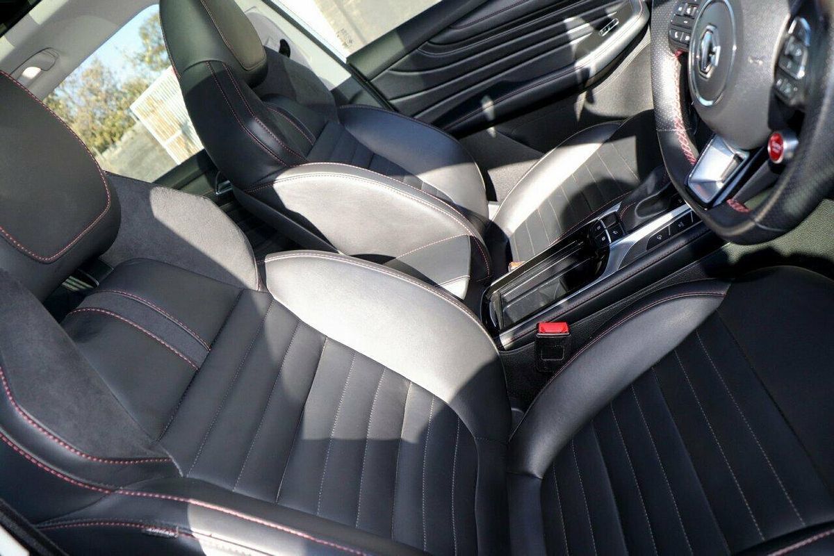 2023 MG HS Essence X SAS23