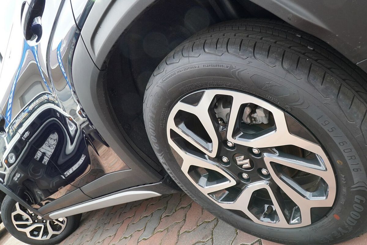 2025 Suzuki Fronx Hybrid KW