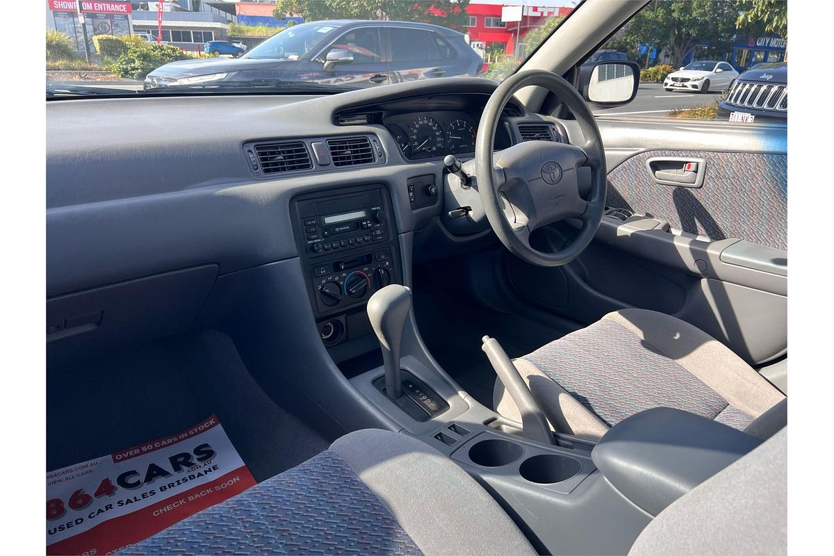 2001 Toyota Camry CSi SXV20R (II)