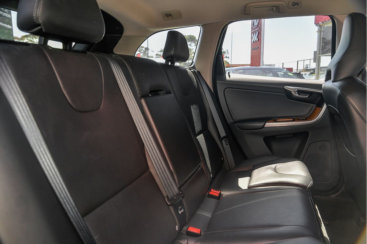 2016 Volvo XC60 T5 Luxury