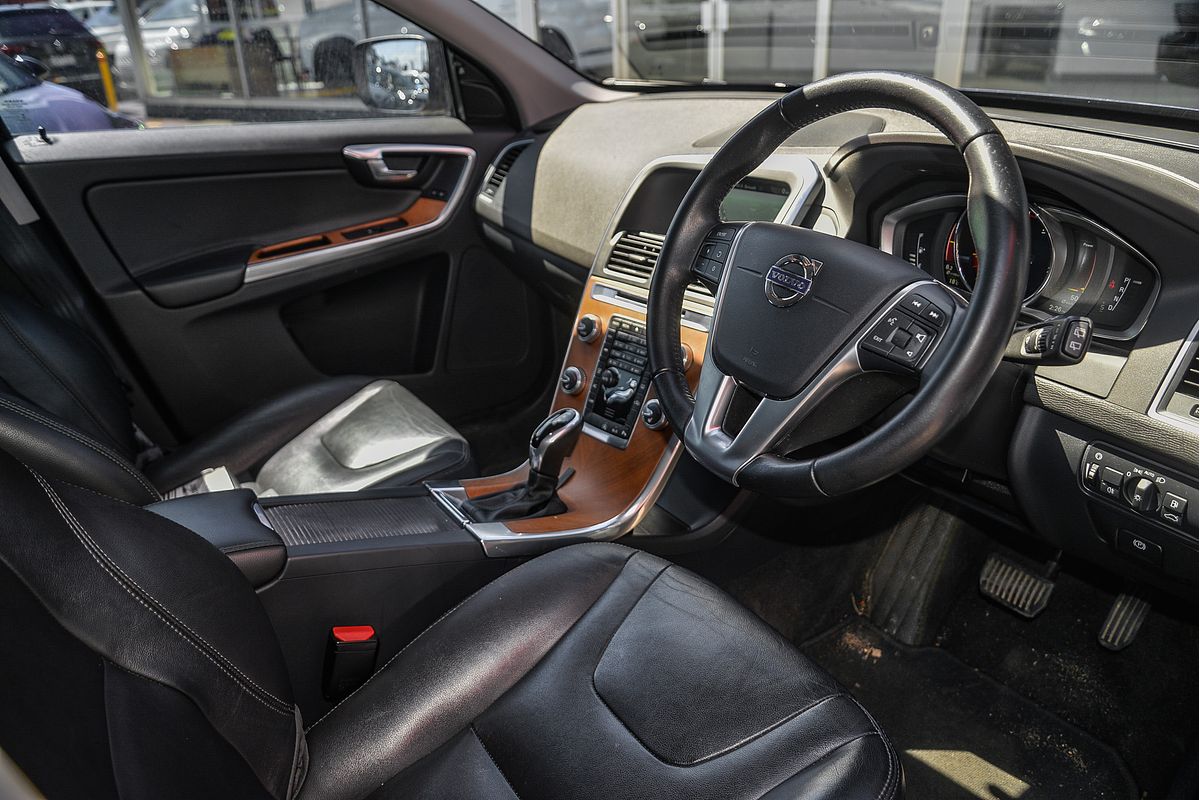 2016 Volvo XC60 T5 Luxury