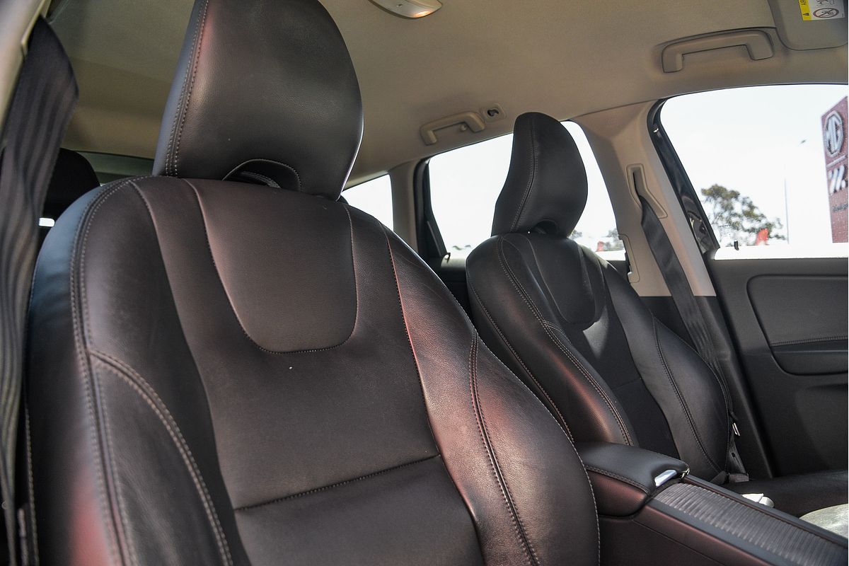 2016 Volvo XC60 T5 Luxury