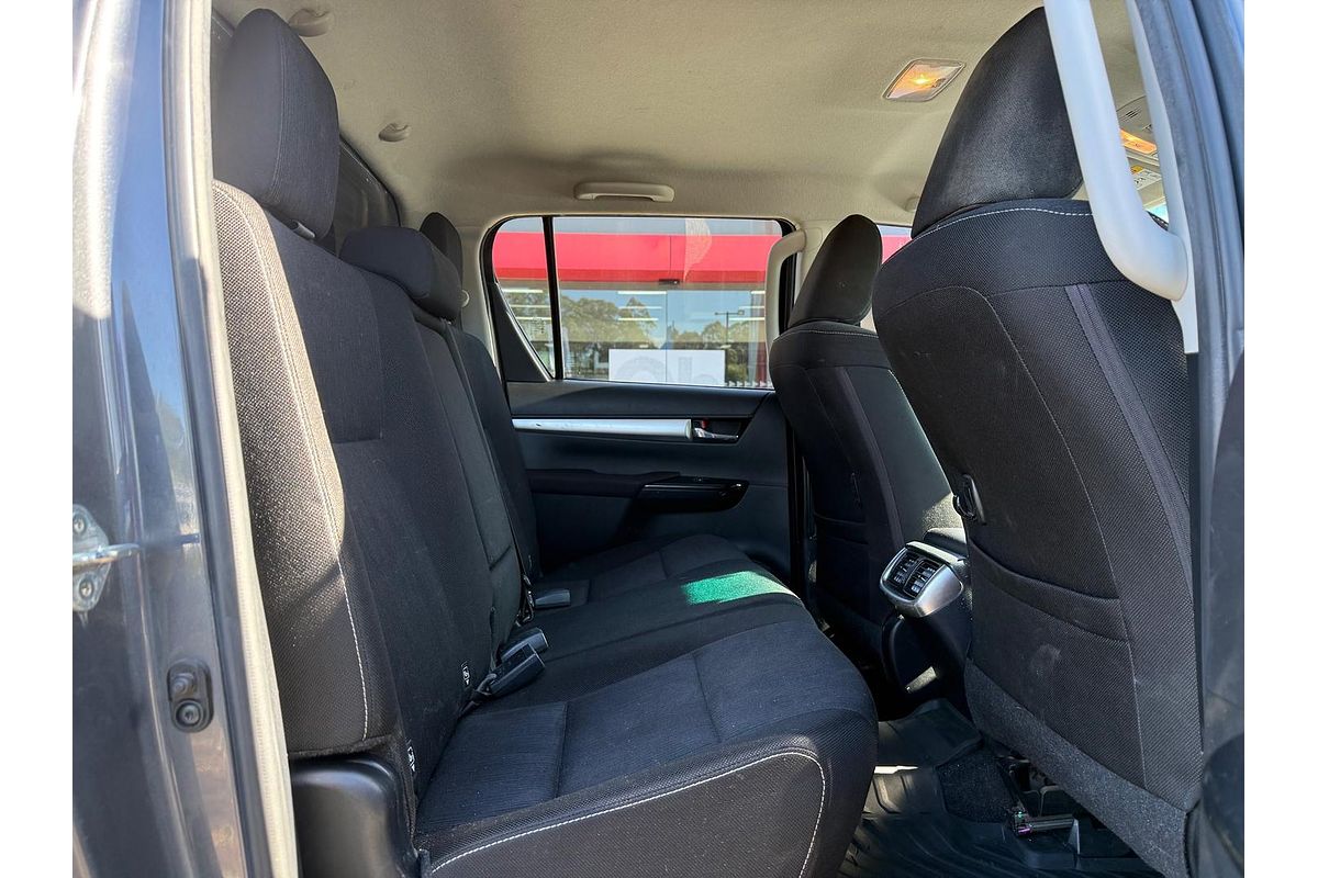 2020 Toyota Hilux SR5 GUN126R 4X4