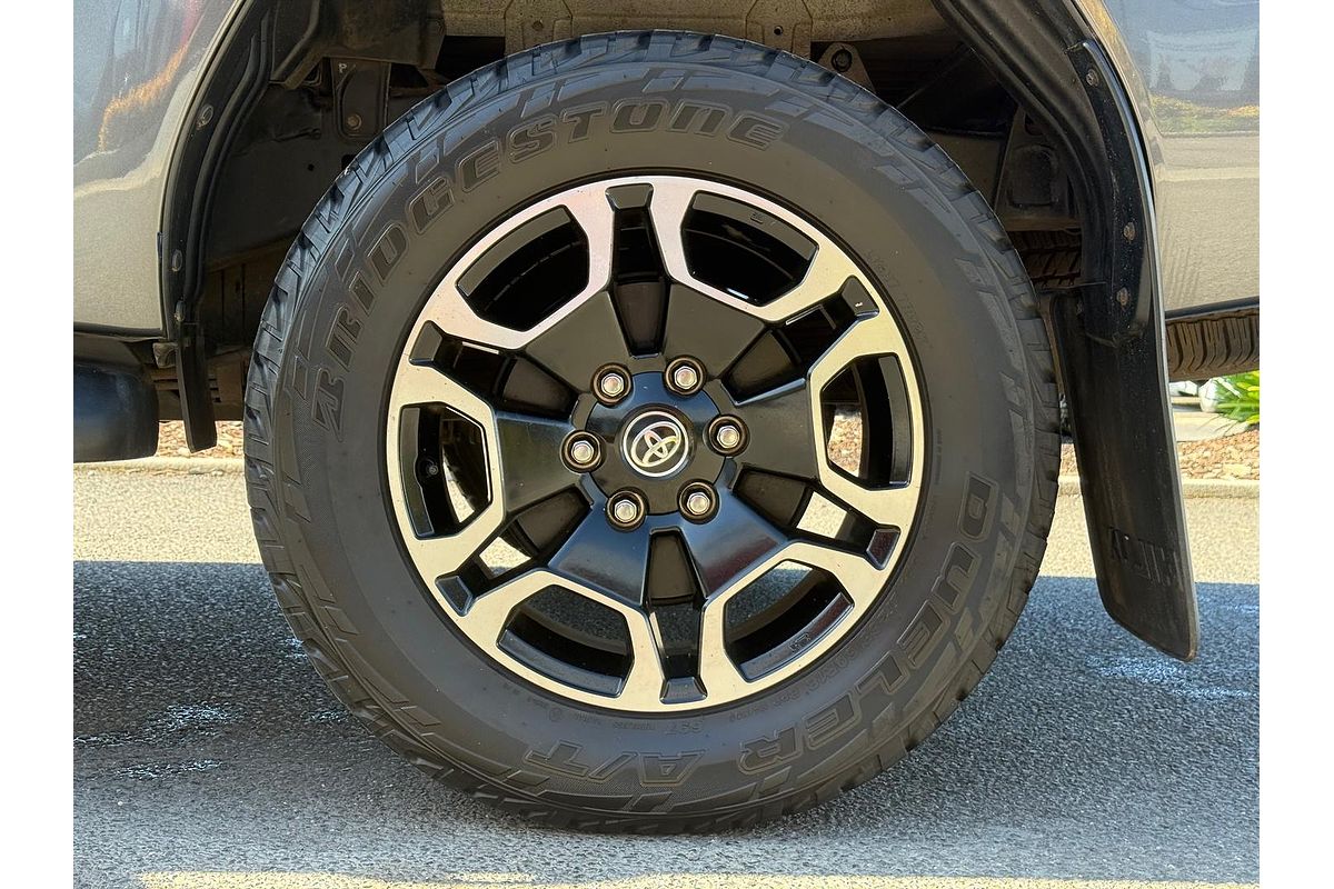 2020 Toyota Hilux SR5 GUN126R 4X4