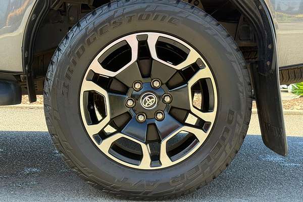 2020 Toyota Hilux SR5 GUN126R 4X4