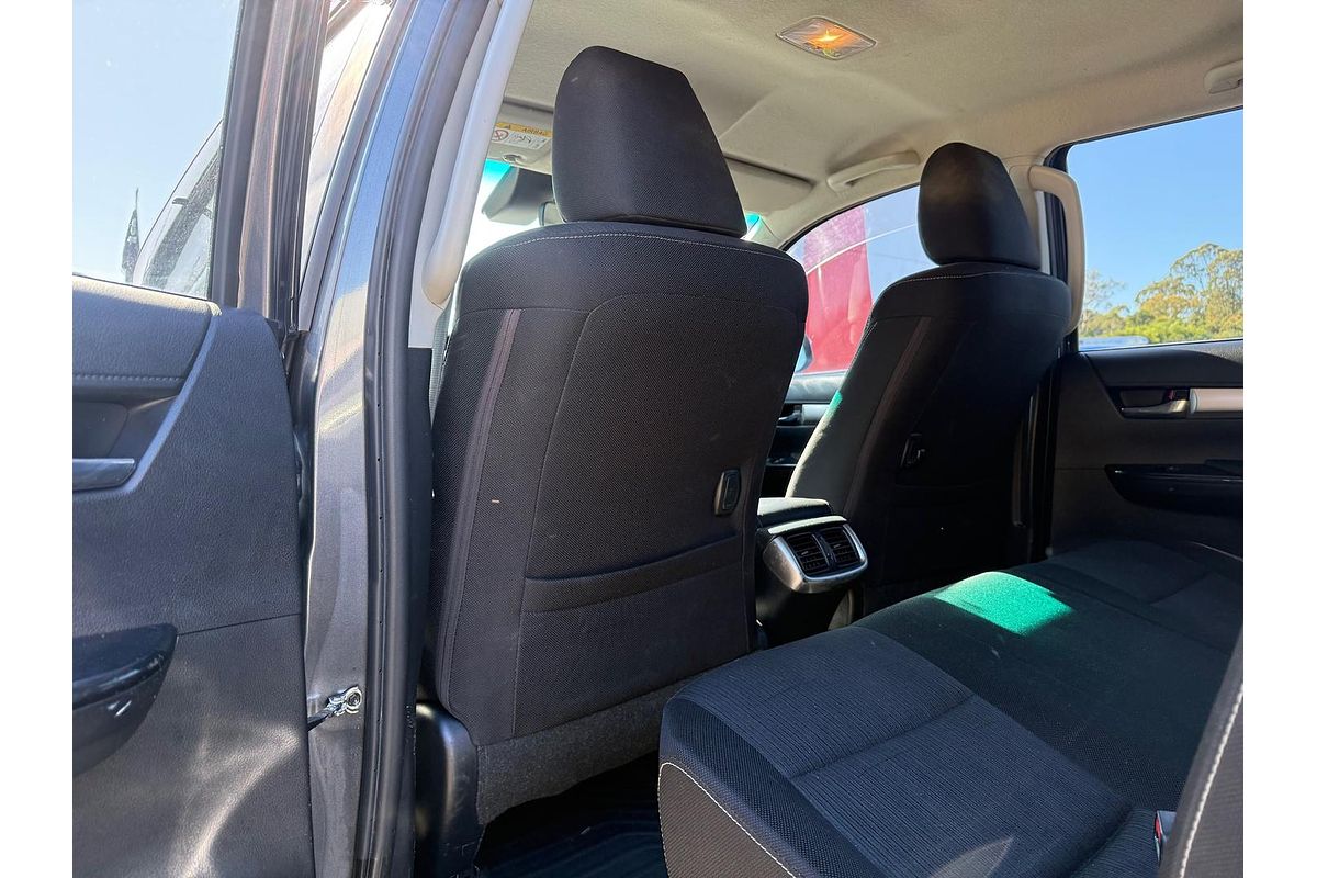 2020 Toyota Hilux SR5 GUN126R 4X4