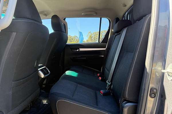 2020 Toyota Hilux SR5 GUN126R 4X4