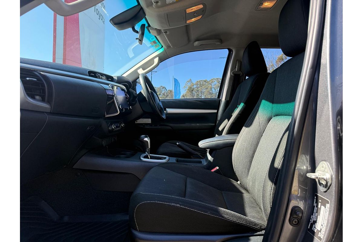 2020 Toyota Hilux SR5 GUN126R 4X4