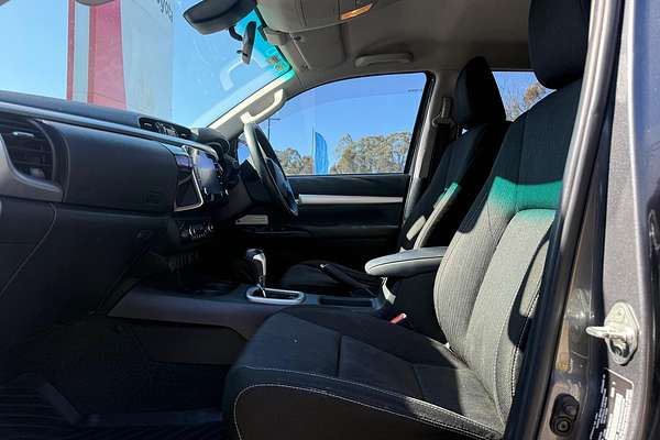 2020 Toyota Hilux SR5 GUN126R 4X4