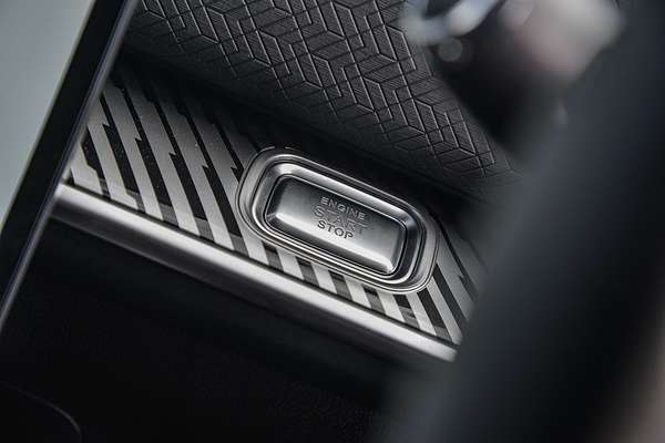 2025 Jaecoo J7 Track