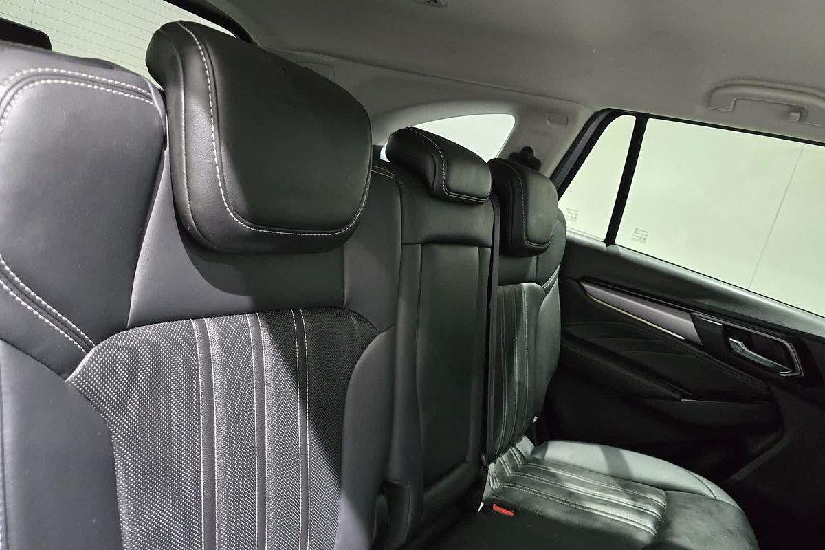 2021 Isuzu MU-X LS-T