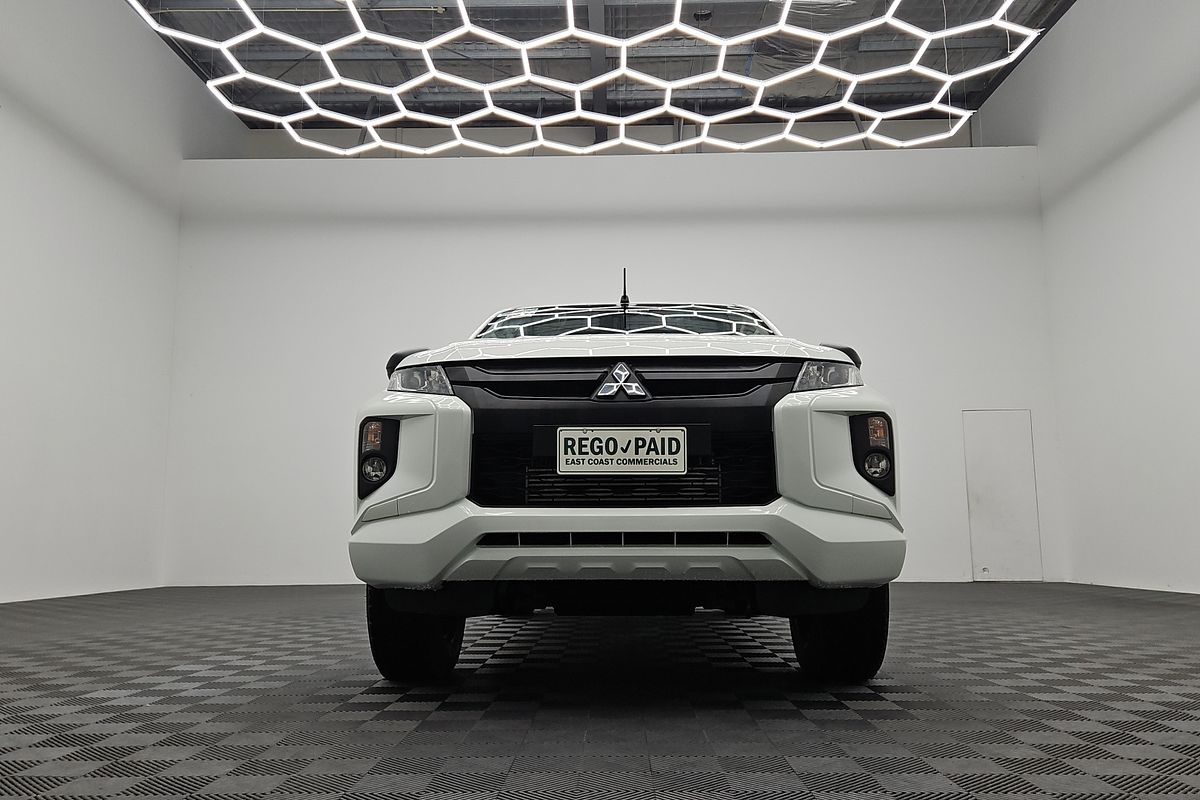 2022 Mitsubishi Triton GLX MR 4X4
