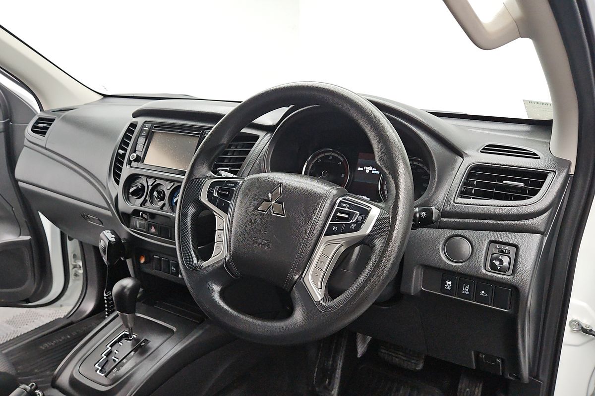 2022 Mitsubishi Triton GLX MR 4X4