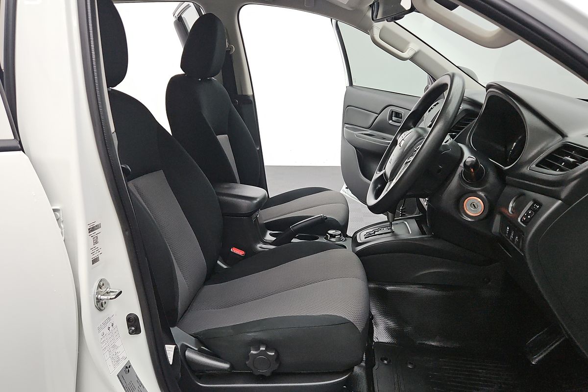 2022 Mitsubishi Triton GLX MR 4X4