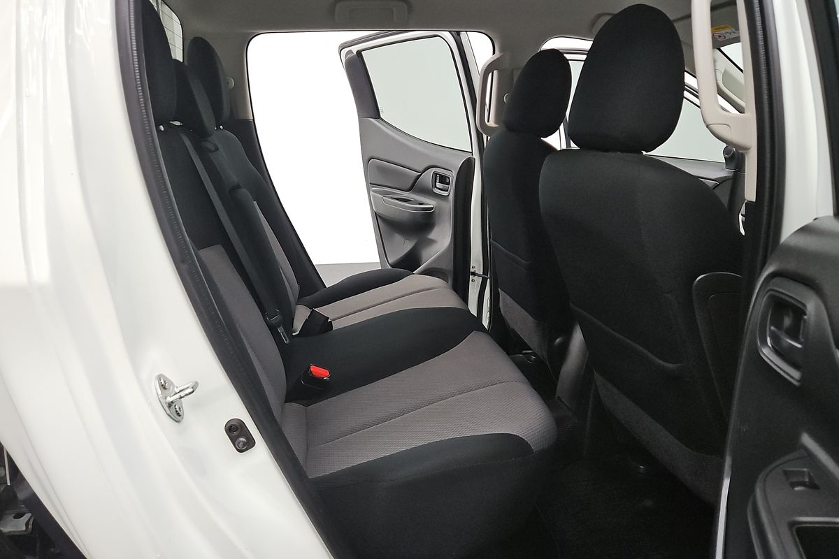 2022 Mitsubishi Triton GLX MR 4X4