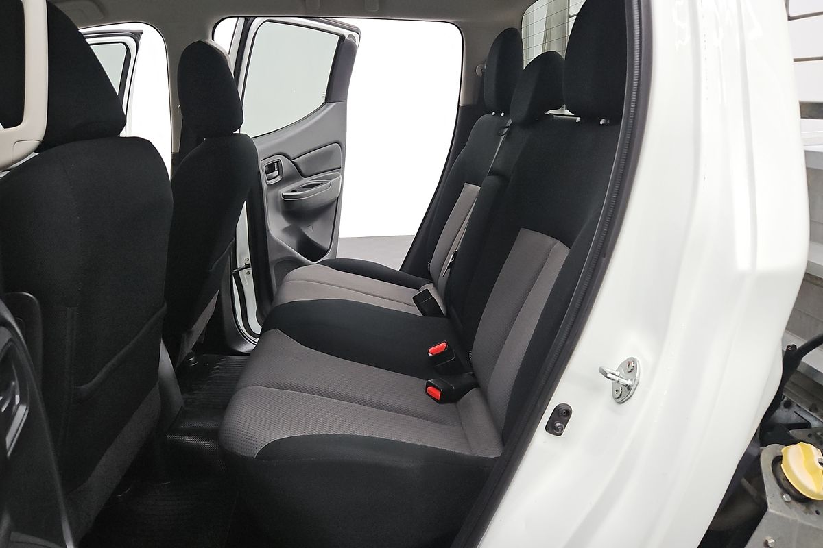 2022 Mitsubishi Triton GLX MR 4X4