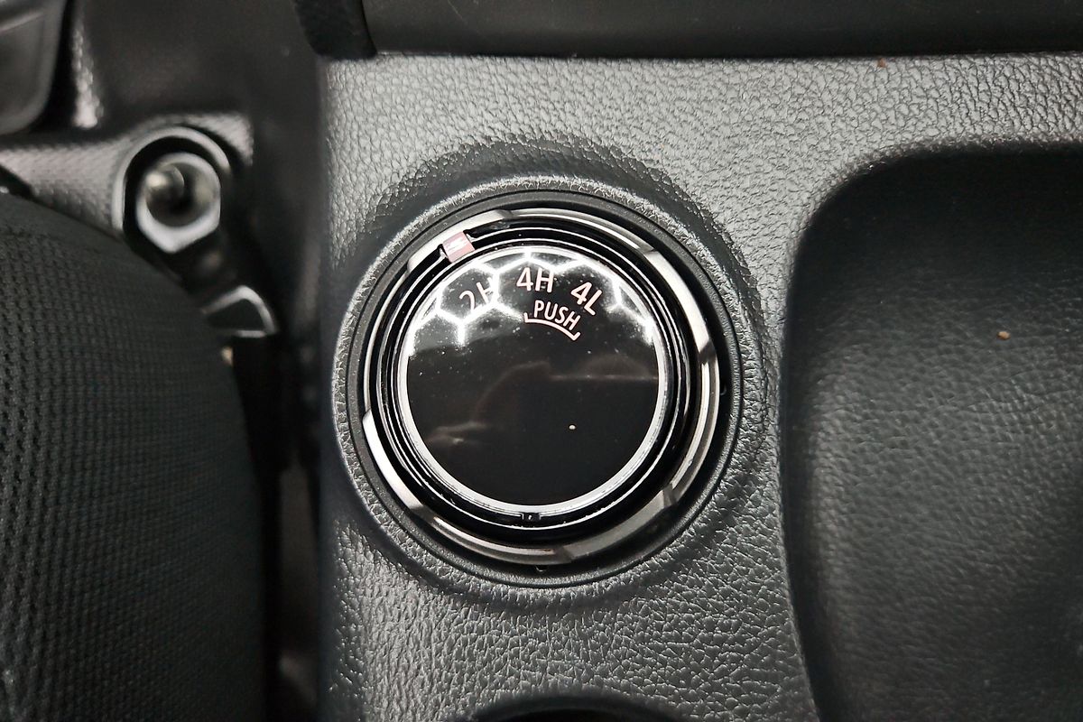 2022 Mitsubishi Triton GLX MR 4X4