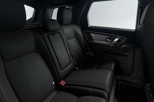 2025 Land Rover Discovery Sport P250 Dynamic SE L550