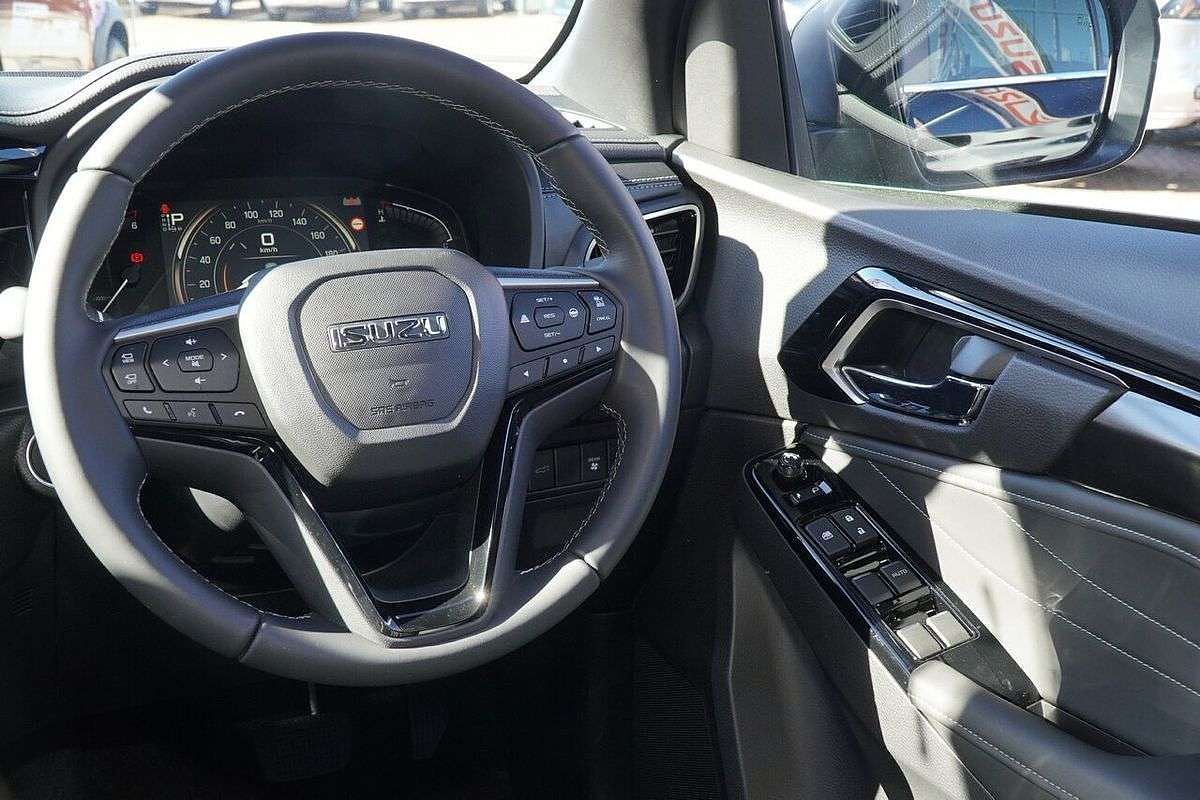 2025 Isuzu MU-X LS-T