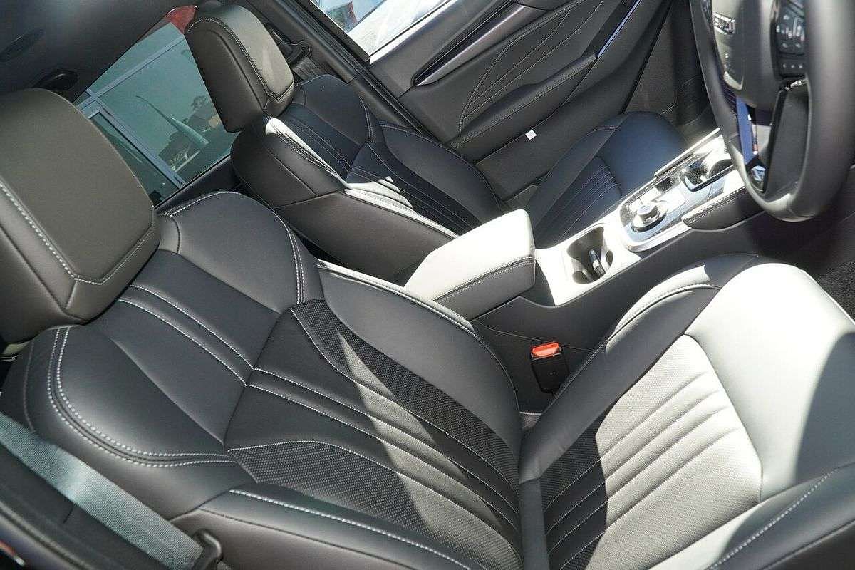 2025 Isuzu MU-X LS-T